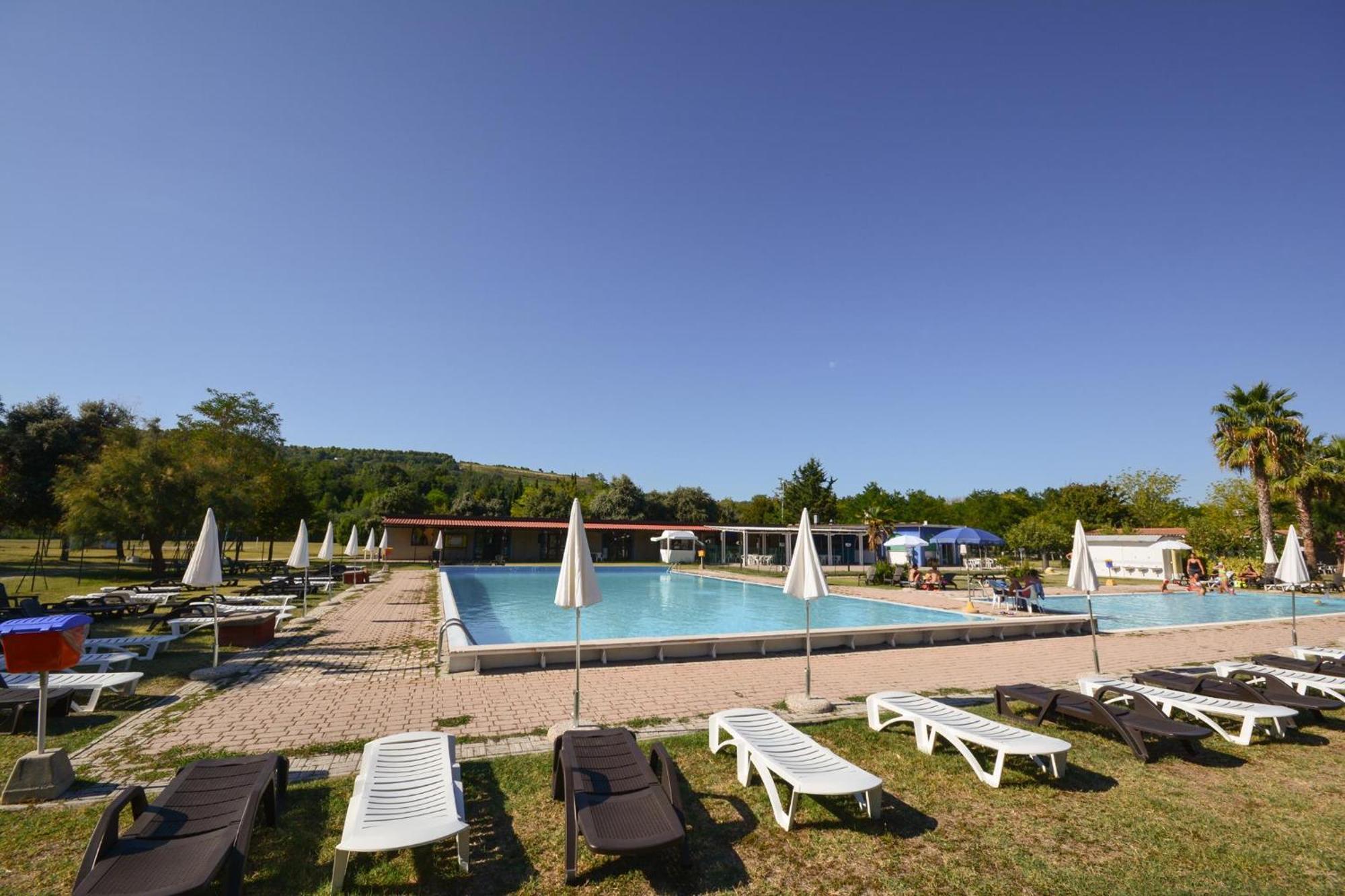 Centro Vacanze - Garden River Altidona Exterior foto